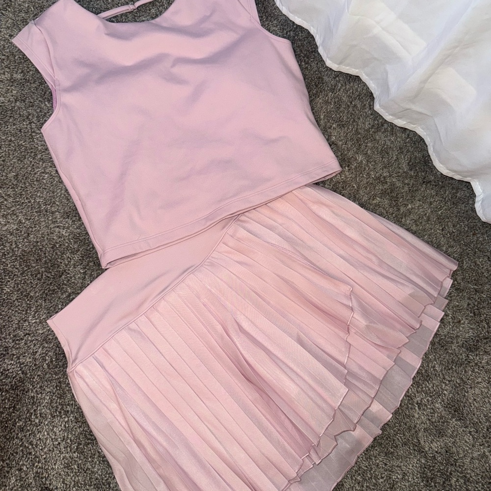 Elegant Pink Pleated Skirt